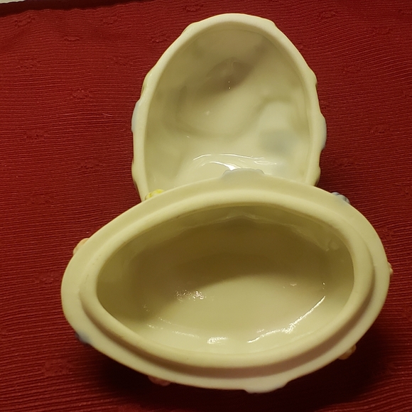 Vtg Porcelain Easter Egg Trinket Box Flowers & Bow - Picture 7 of 10